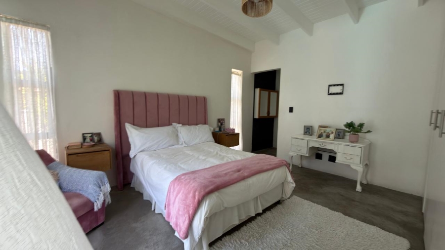 5 Bedroom Property for Sale in Elim Western Cape